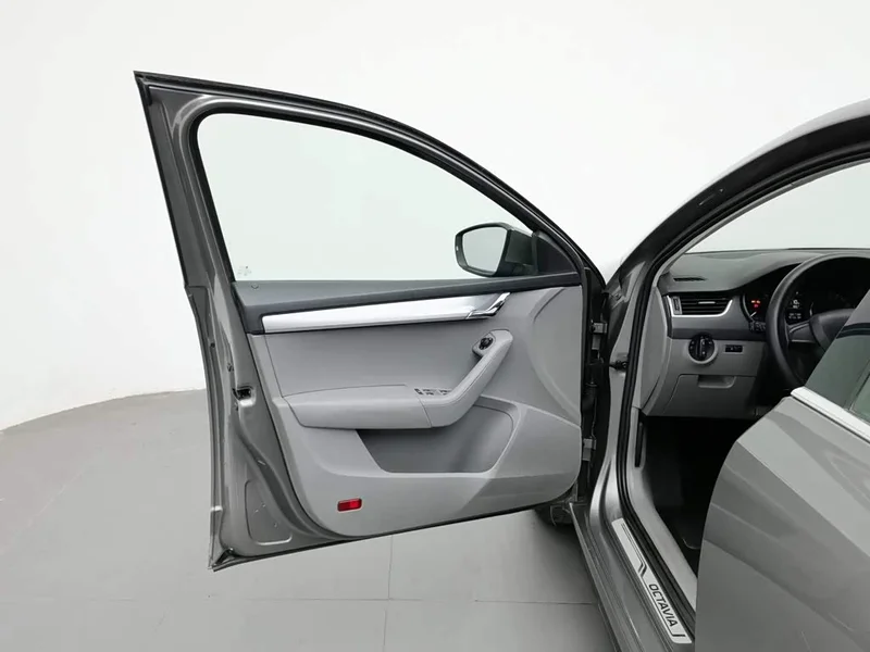 Volkswagen Octavia — фото 8