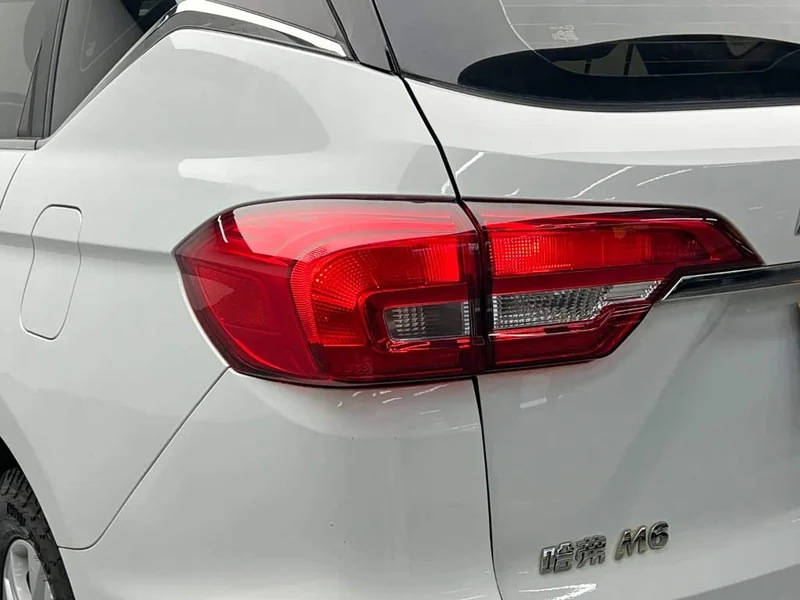 Haval M6 — фото 10