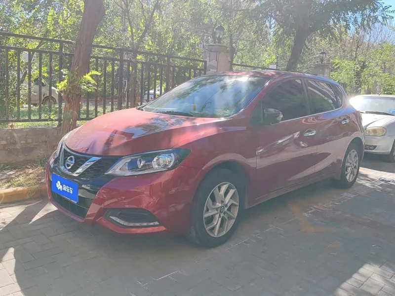 Nissan Tiida — фото 1