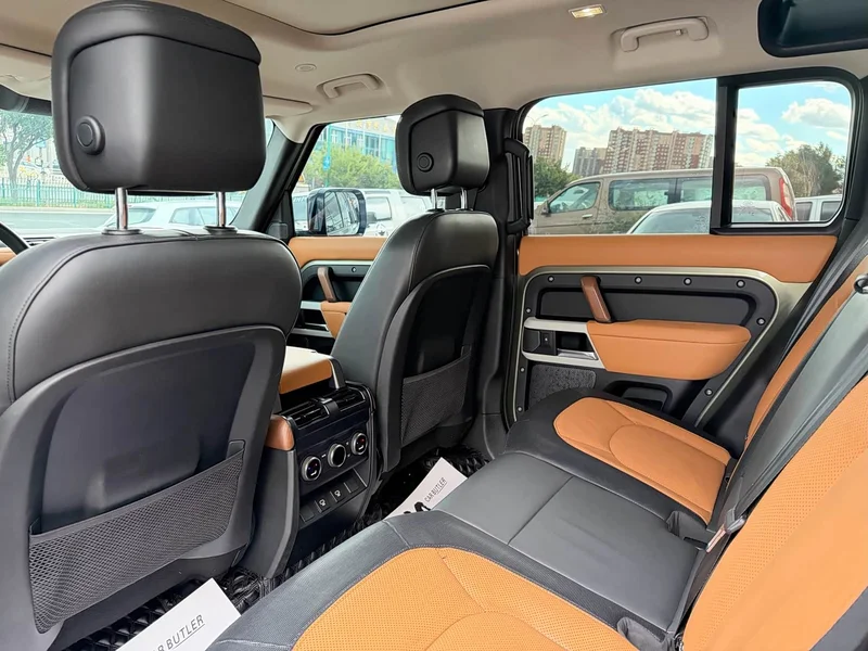 Land Rover Defender — фото 10
