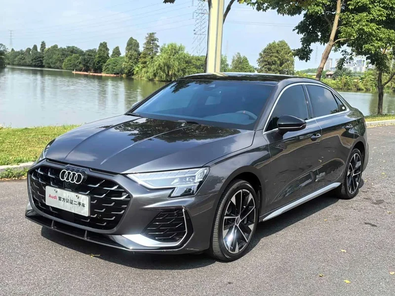 Audi A3 — фото 1