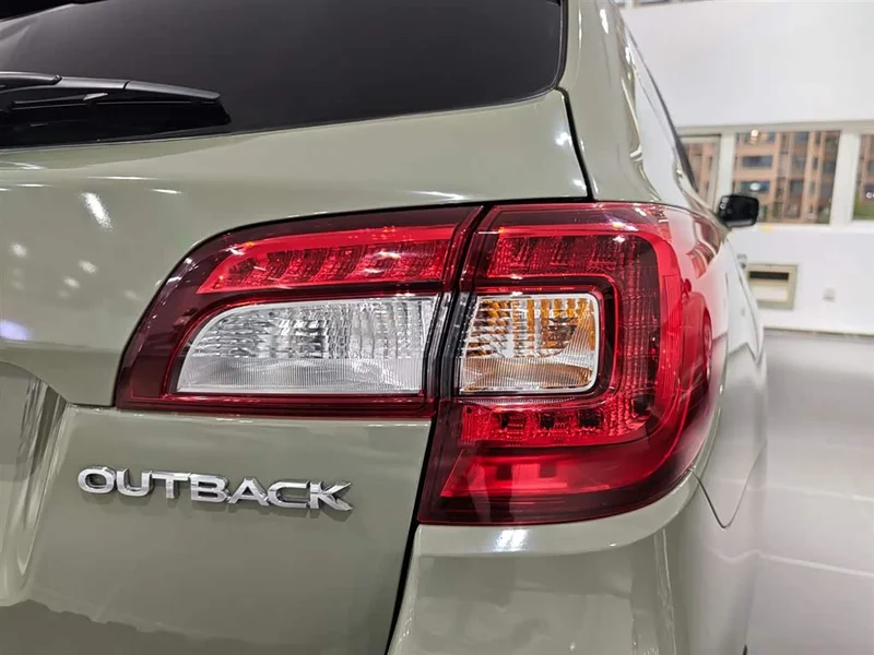 Subaru Outback — фото 16