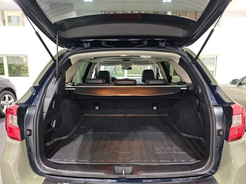 Subaru Outback — фото 9
