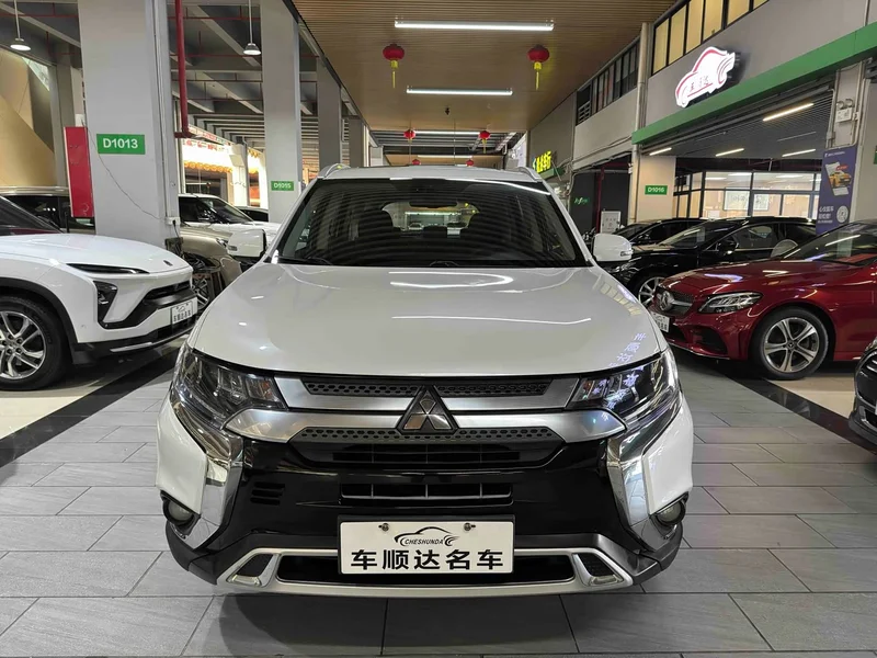 Mitsubishi Outlander — фото 2