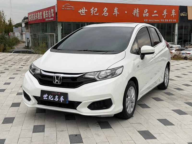Honda Fit — фото 1