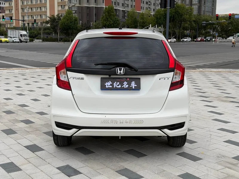 Honda Fit — фото 7