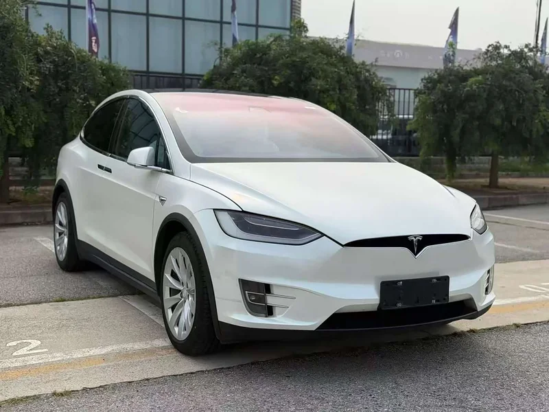 Tesla Model X — фото 3