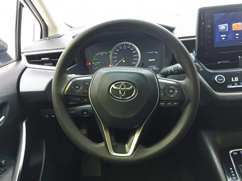 Toyota Corolla — фото 15