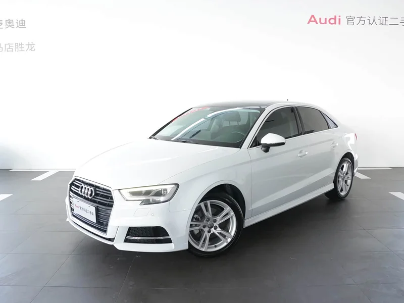 Audi A3 — фото 1