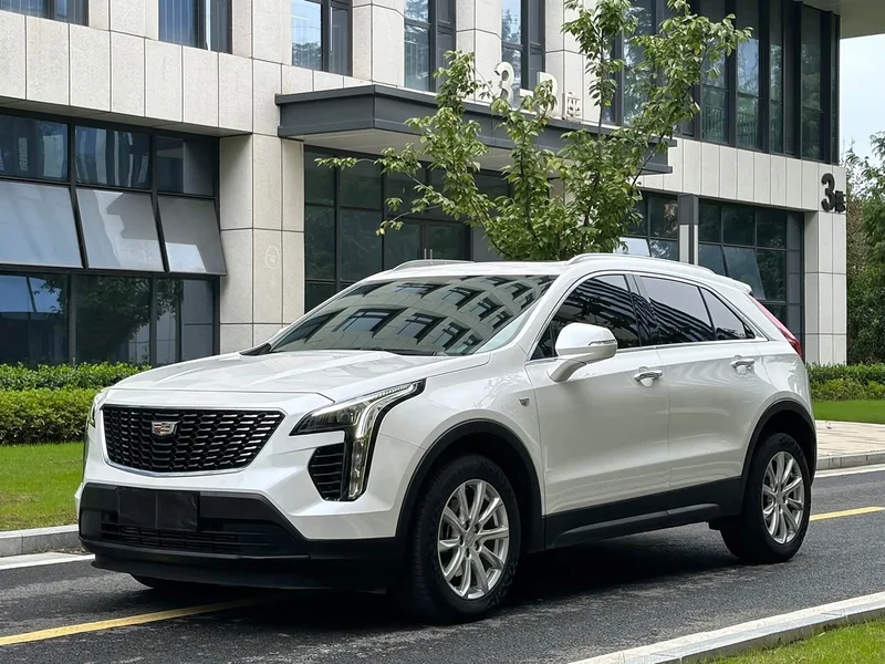 Cadillac XT4 — фото 1