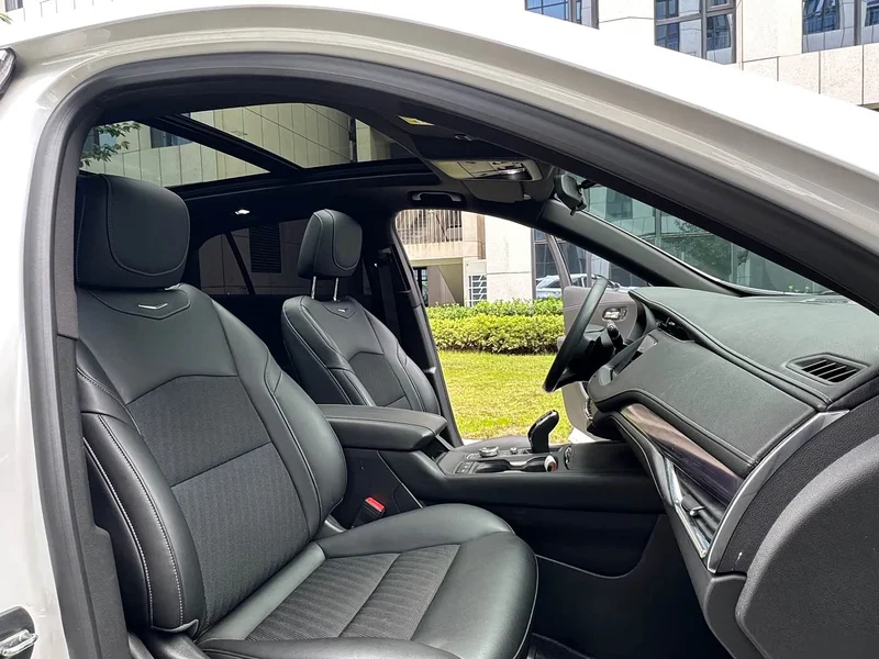 Cadillac XT4 — фото 11