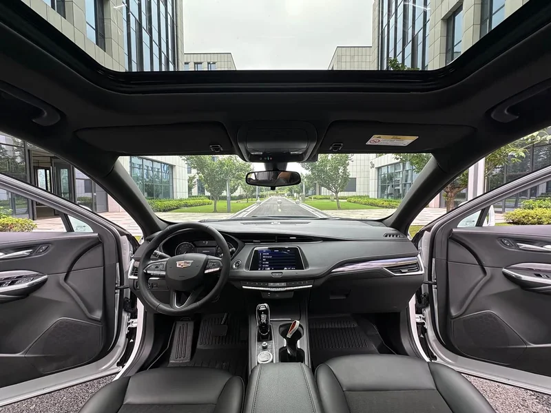 Cadillac XT4 — фото 16