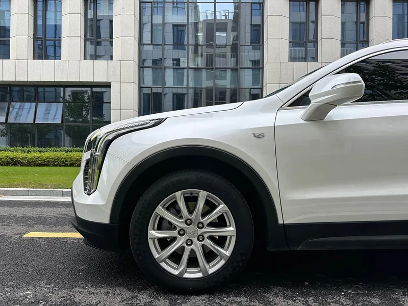 Cadillac XT4 — фото 25