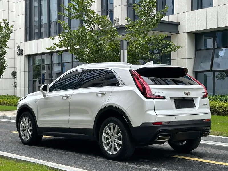 Cadillac XT4 — фото 28