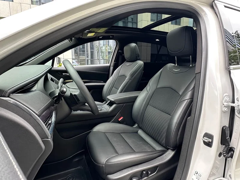 Cadillac XT4 — фото 7