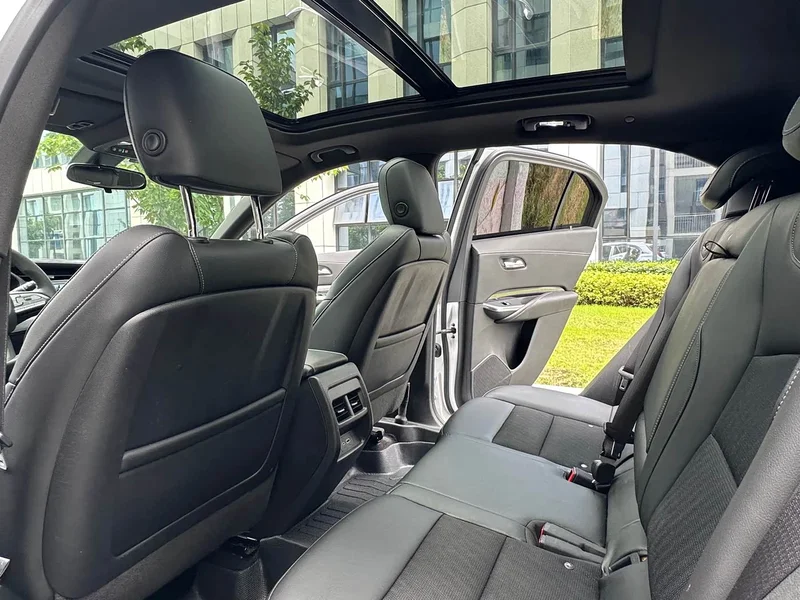 Cadillac XT4 — фото 9