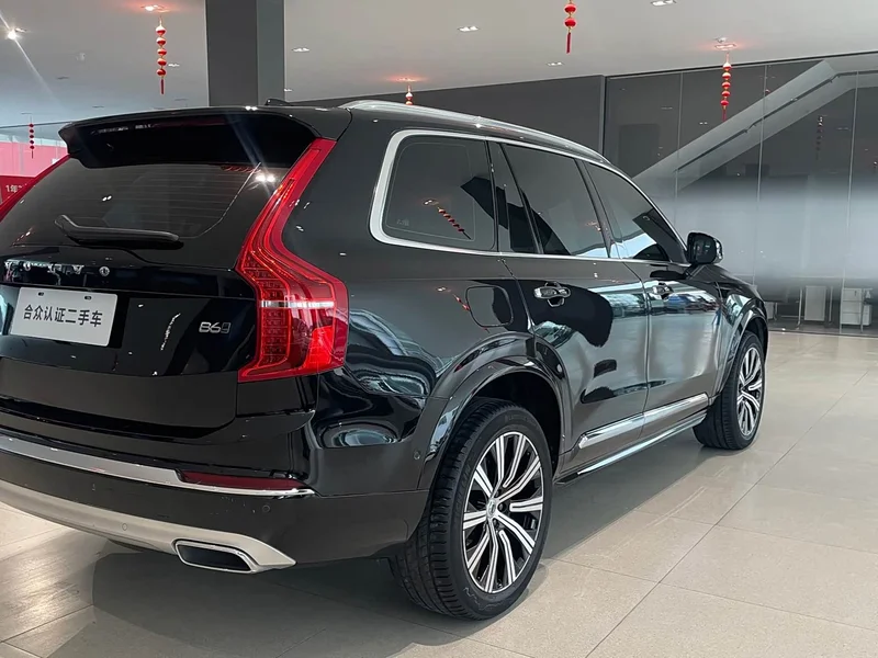 Volvo XC90 — фото 12