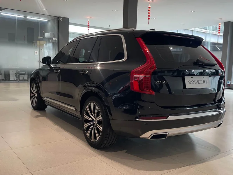 Volvo XC90 — фото 14