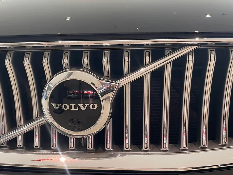 Volvo XC90 — фото 22