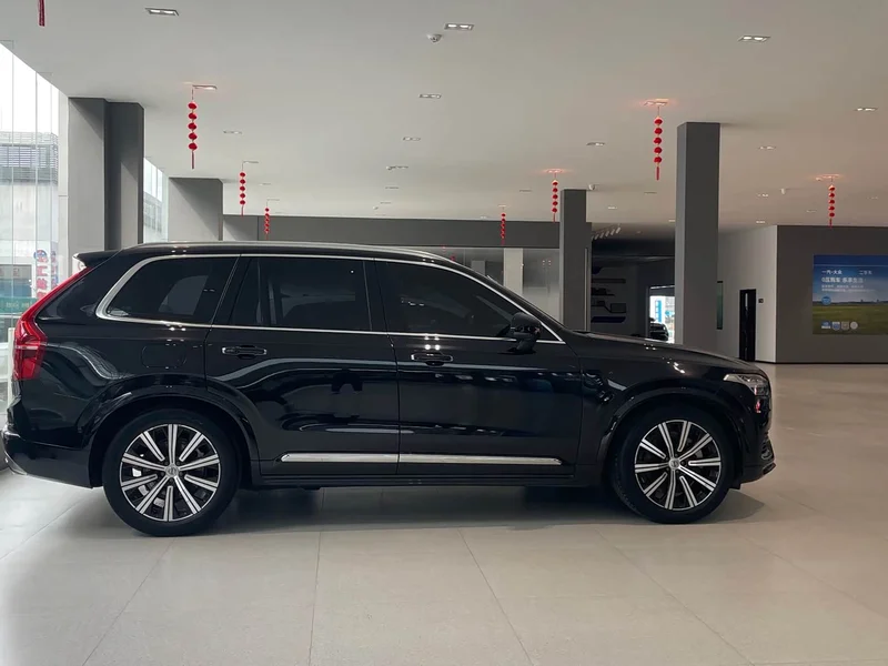 Volvo XC90 — фото 23