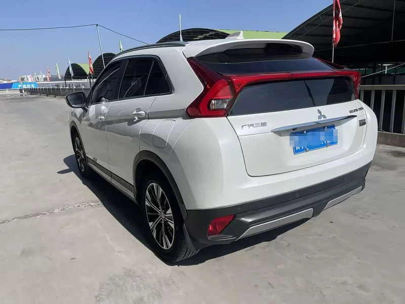 Mitsubishi Eclipse Cross — фото 4