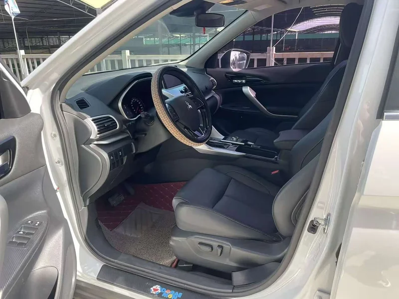 Mitsubishi Eclipse Cross — фото 7