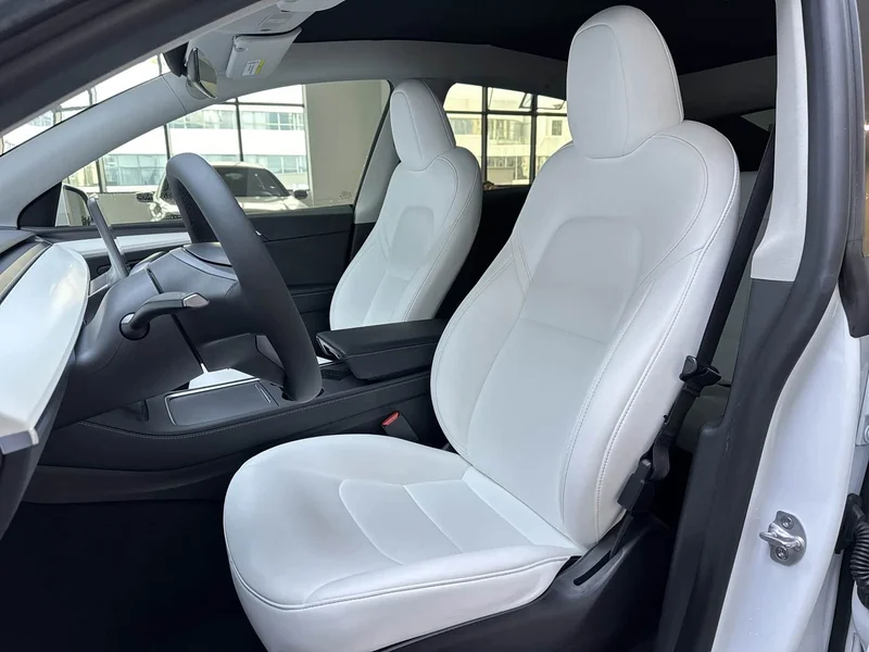 Tesla Model Y — фото 11