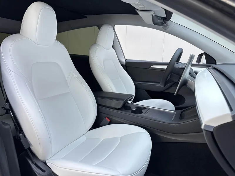Tesla Model Y — фото 14