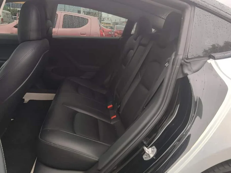 Tesla Model 3 — фото 11