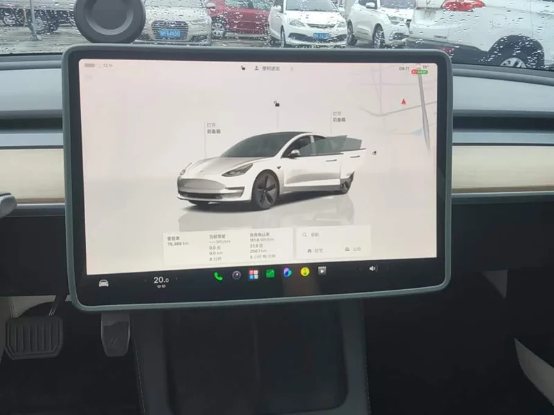 Tesla Model 3 — фото 13