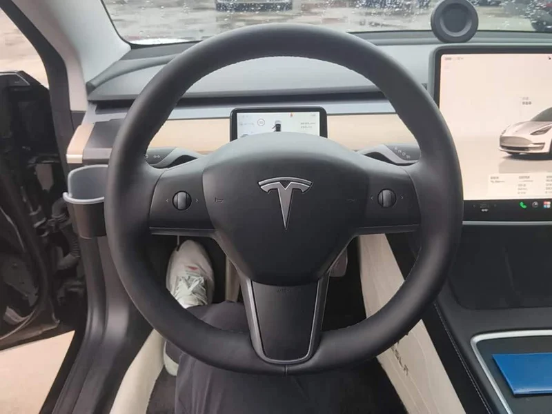 Tesla Model 3 — фото 15