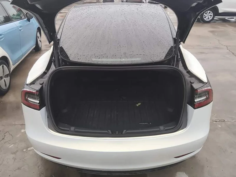Tesla Model 3 — фото 4