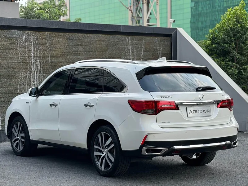 Acura MDX — фото 8