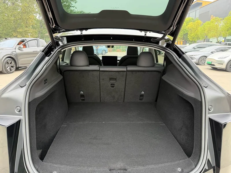Tesla Model Y — фото 14
