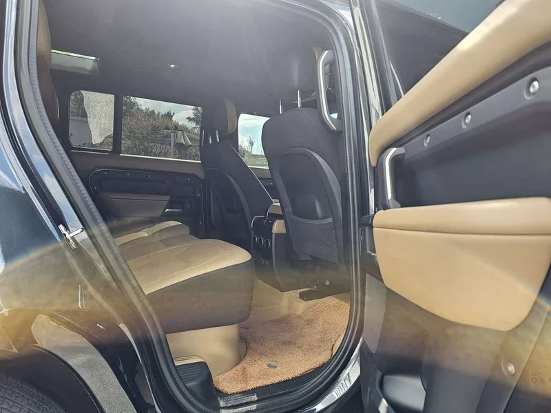 Land Rover Defender — фото 12