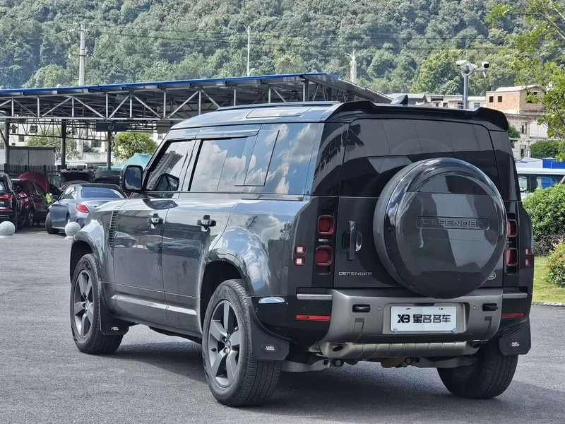 Land Rover Defender — фото 15