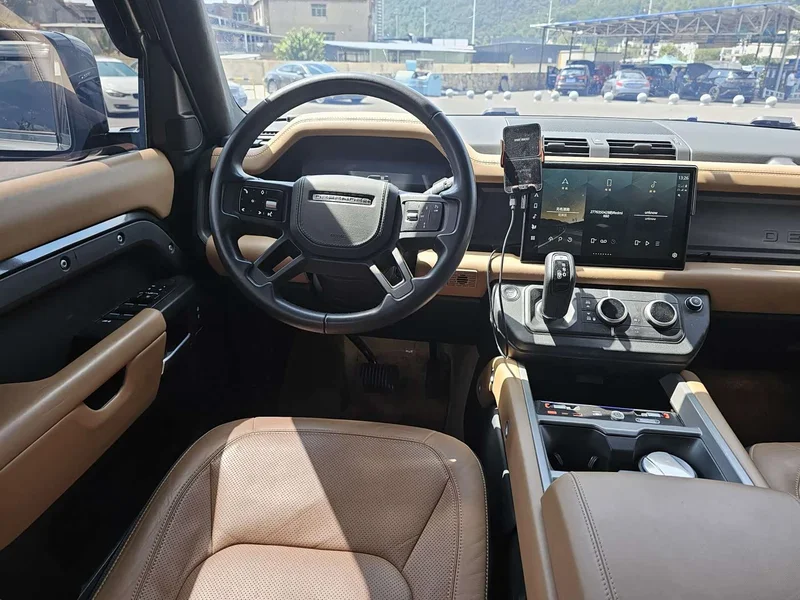 Land Rover Defender — фото 6