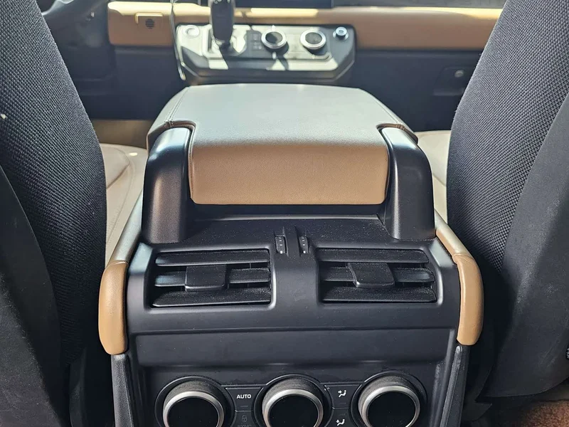 Land Rover Defender — фото 10