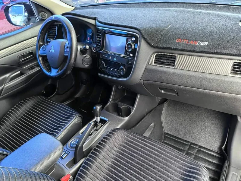 Mitsubishi Outlander — фото 10