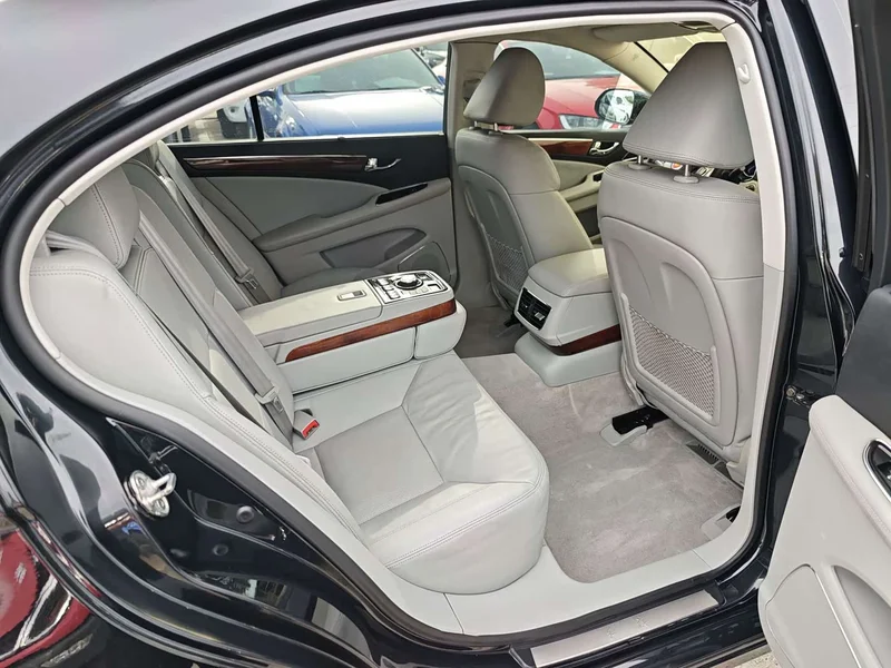 Hongqi H7 — фото 10
