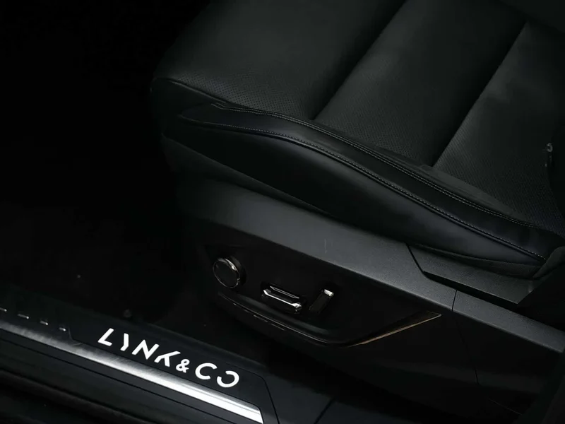 Lynk & Co 01 — фото 13