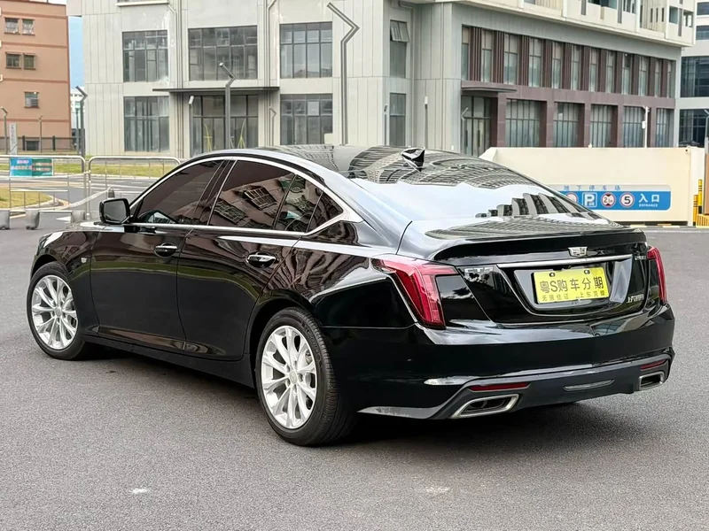 Cadillac CT5 — фото 6