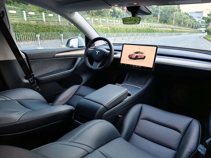 Tesla Model Y — фото 12