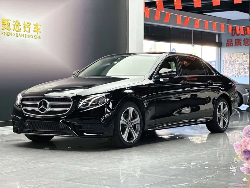 Mercedes-Benz E-Class — фото 1