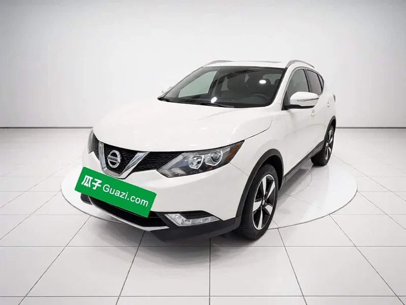 Nissan Qashqai — фото 1