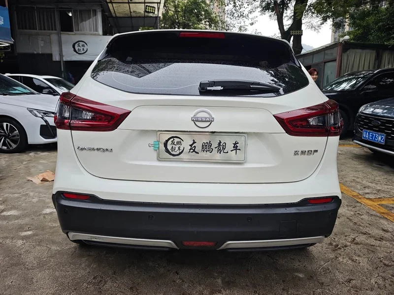 Nissan Qashqai — фото 17