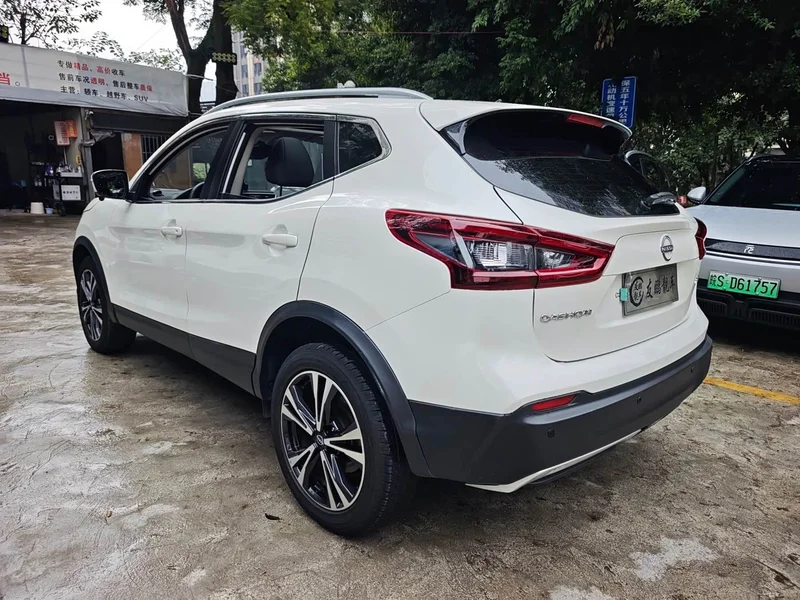 Nissan Qashqai — фото 18