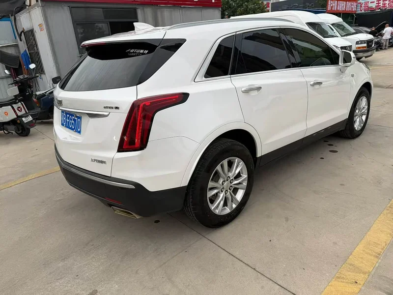Cadillac XT5 — фото 7