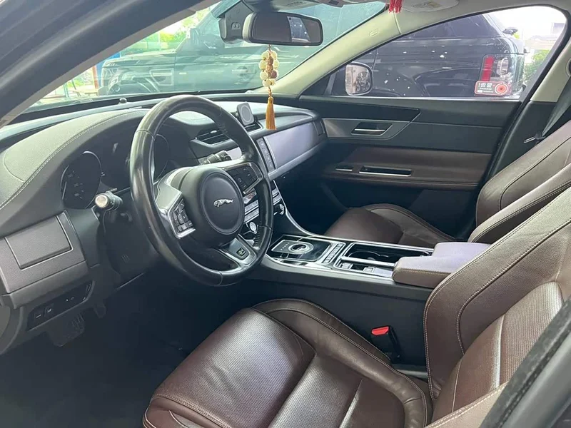 Jaguar XF — фото 4