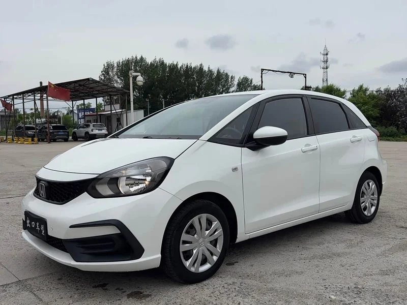 Honda Fit — фото 1